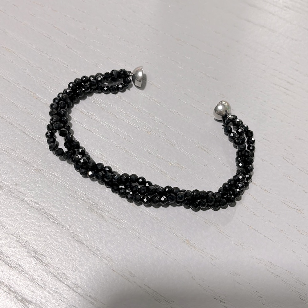 Black spinel bracelet